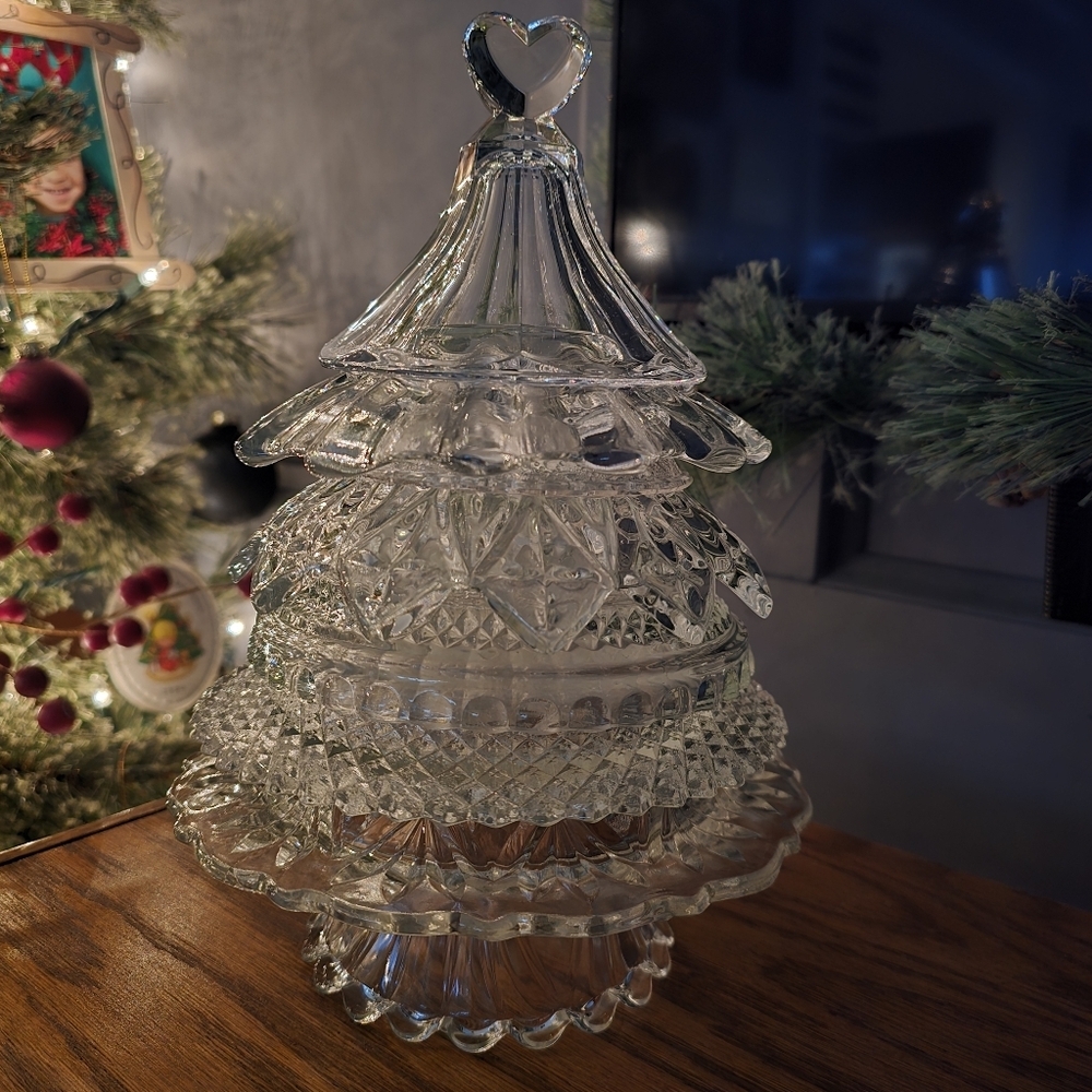 Elegant Glass Christmas Tree Decor - Picture 3 of 7